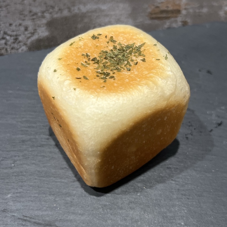 牛タンシチューのキューブパン