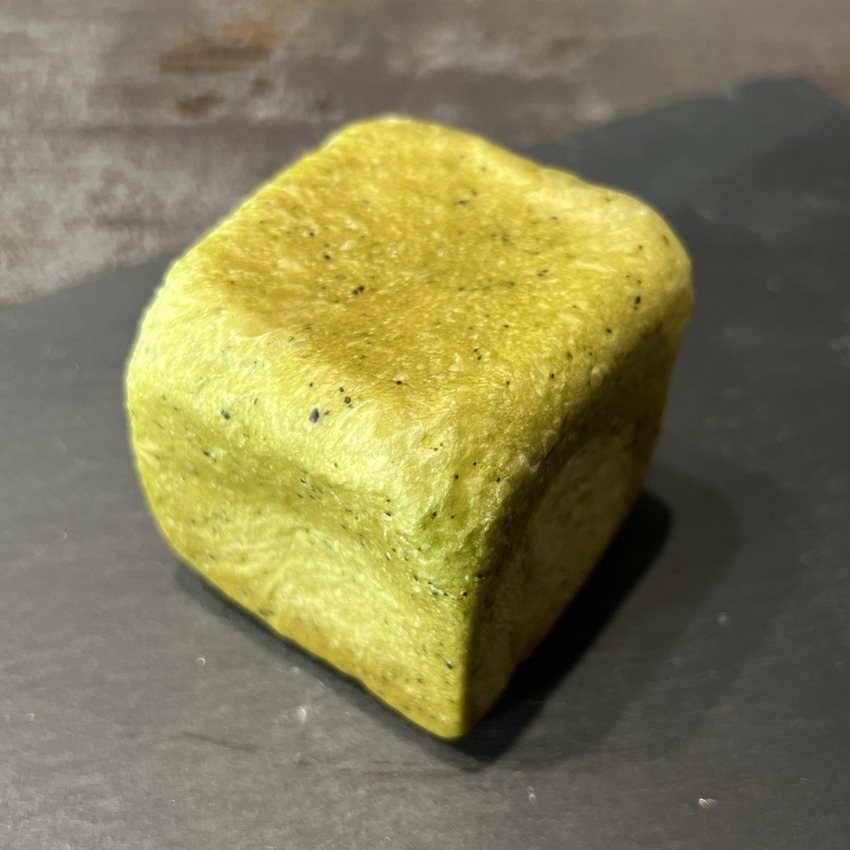 抹茶餡のキューブパン